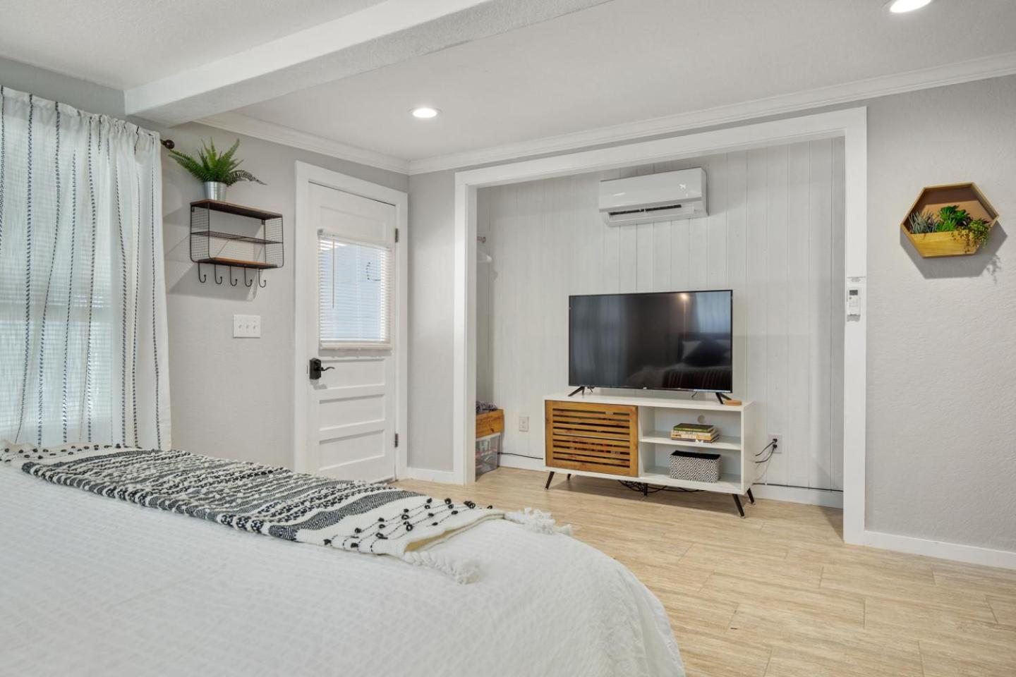 Downtown Studio 1 At Beer Ranch Project Inn Wimberley Dış mekan fotoğraf